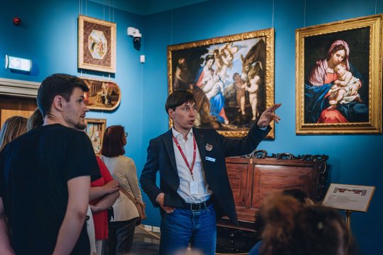 Metų muziejininkas – mokslų daktaras, dirbantis gidu, o laisvalaikiu stojantis ant riedlentės