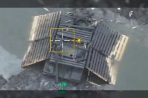 Šarvuotis ir šūsnis lentų: rusai Kurske griebėsi Antrojo pasaulinio sprendimų