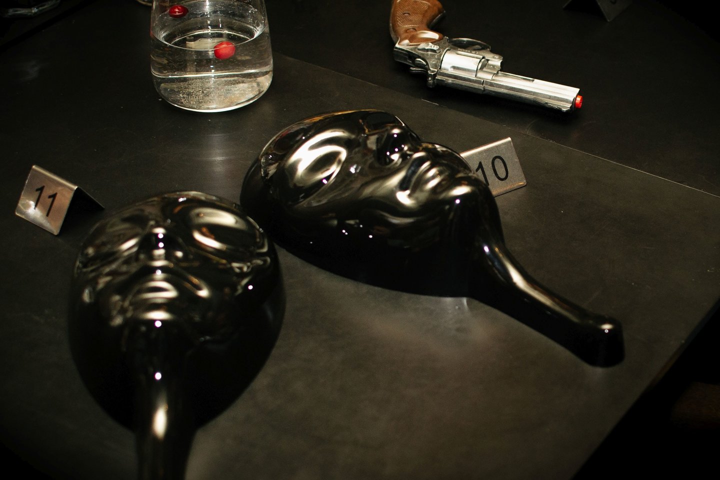 „Mafijos“ žaidimai mėgstami ir įmonių, ir privačiose, šeimų šventėse.<br> „Mafiosa“ nuotr.