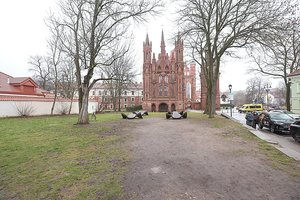 Vilniečiai susierzino tai išgirdę: Šv. Onos skveras vadinsis Lietuvos žydų gelbėtojų vardu