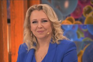 Violeta Tarasovienė apie buvimą scenoje: moterims ši rinka daug žiauresnė – vyrai gali senti, plikti, priaugti svorio