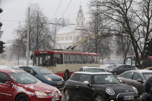 Nuo sausio vairuotojams padidėjo šis mokestis: skaudžiausia – dyzelinių automobilių savininkams
