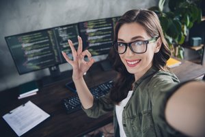 Kas skatina moteris rinktis karjerą technologijų sektoriuje? Tai – ne tik gero atlygio klausimas