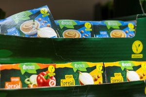 Augalinė mityba gali būti įvairi ir skani: kviečia išbandyti nuo užkandžių iki desertų