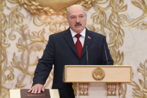 Baltarusijos „rinkimuose“ žmonėms siūloma rinktis iš A. Lukašenkos ir nieko kito