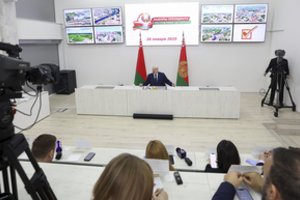 Savo rinkimuose balsavęs A. Lukašenka Baltarusiją pavadino „brutalia demokratija“