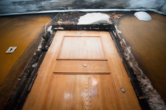 Šiauliuose padegtos buto durys – policija pradėjo ikiteisminį tyrimą