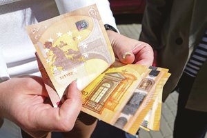 Įmonėje vos keturi darbuotojai, o algos – fantastinės: vidutiniškai sumokėjo po 20 tūkst. eurų