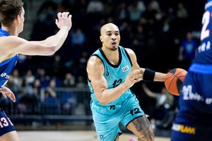 „Wolves“ vis arčiau Europos taurės atkrintamųjų svajonės – po pergalės Italijoje liko tik žingsnis