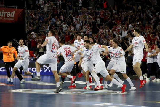 Rankinio deja vu – paskutinę akimirką pergalę išplėšę kroatai ir prancūzai susirems pusfinalyje