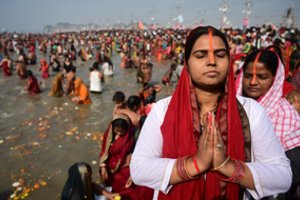 Indijoje per spūstį didžiuliame induistų festivalyje žuvo 15 žmonių