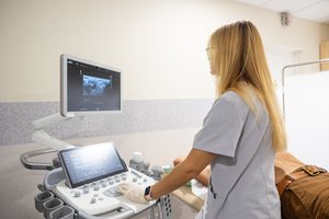 Peticija: tūkstančiai savo parašais reikalauja efektyvesnio gydymo krūties vėžiu sergančioms moterims