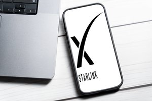 „Apple“ bando „Starlink“ ryšį