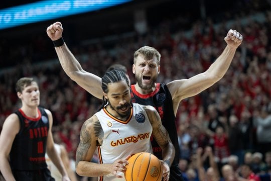 Vilniaus „Ryto“ krepšininkai kovoja su Stambulo „Galatasaray“.