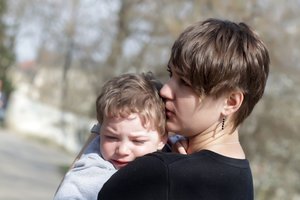 Kai laukimas tampa išbandymu: kaip padėti tėvams įveikti nežinią dėl vaiko diagnozės