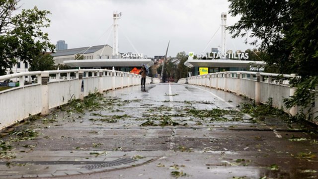 Vasarą praūžusios audros kompensacijos dalis gyventojų net negaus: viską apsunkina administracinė našta