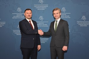 K. Budrys susitikime su Ukrainos ambasadoriumi: Europos saugumas priklauso nuo mūsų bendro įsipareigojimo