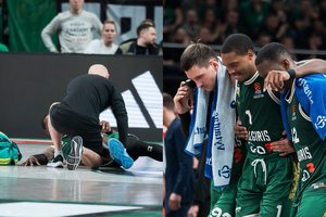 Sužeidimą patyręs L. Walkeris grįžo į aikštelę