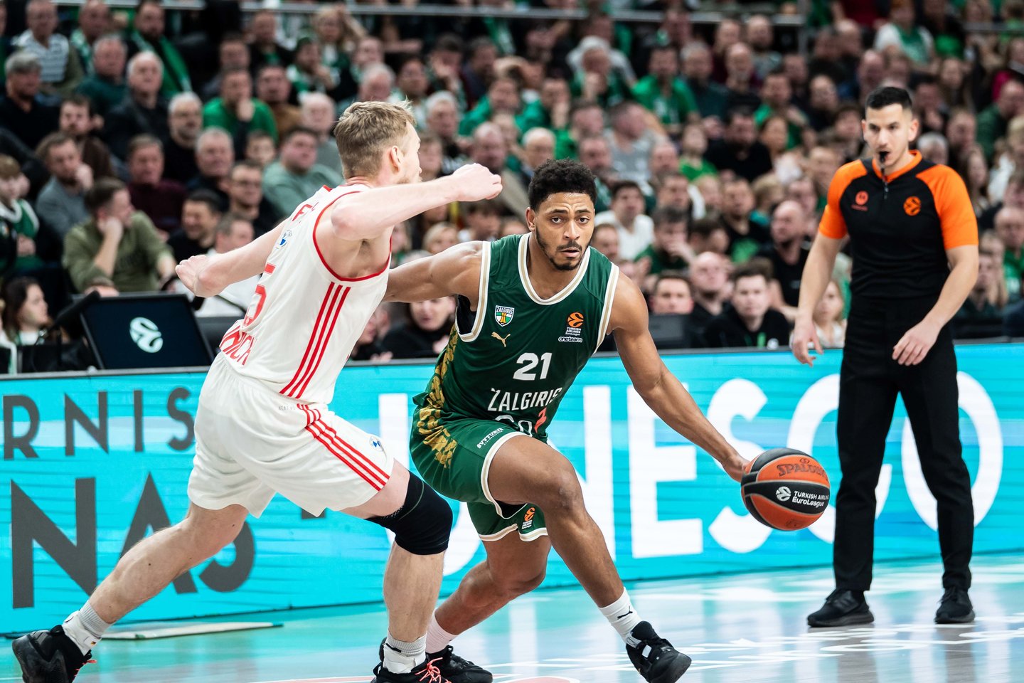 Kauno „Žalgirio“ ir Miuncheno „Bayern“ komandų mačas Eurolygoje.<br>G.Bitvinsko nuotr.