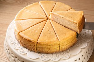 Desertų mėgėjai įsimylės šį lengvai pagaminamą olandišką pyragą – burnoje tirpstanti tekstūra ir migdolinis skonis