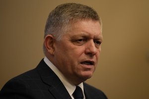 R. Fico į Briuselį skraidinęs lėktuvas buvo priverstas grįžti atgal: praneša apie skrydžių kontrolės chaosą