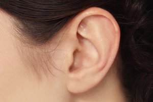 Netikėta: „sunykęs“ raumuo, kuris žmonėms leidžia judinti ausis, iš tikrųjų veikia