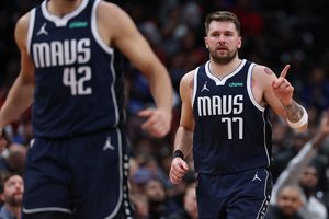 Po NBA sudrebinusių mainų – emocijų audra: internetas išprotėjo nuo minties, kad L. Dončičius žais su L. Jamesu
