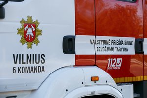 Prekybos centre užsidegusi šiukšlių dėžė sukėlė ant kojų Vilniaus ugniagesius