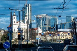 Tyrimas: pernai pasaulio žiniasklaidoje Lietuva nušviesta kaip „pafrontės“ valstybė