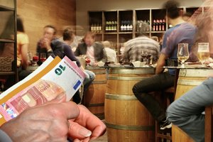 Pastebi pasikeitusius alkoholio vartojimo įpročius: „Jeigu kartu negeri – manęs negerbi“ laikai baigėsi