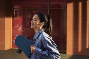 Šeštoji „Redmi Buds“ ausinių karta: dar geresnis garsas, dar efektyviau slopinamas triukšmas