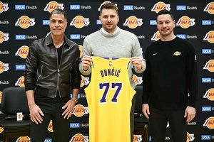 „Lakers“ fanams prisistatęs L. Dončičius dar neatsigauna po sensacingų mainų: „Nesuprantu, kodėl…“