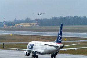 Vilniuje keliskart nenusileido lėktuvas: teko tūpti Kaune, keleiviai dalijasi patirtais išgyvenimais