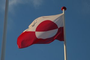 Grenlandija paankstino parlamento rinkimus, motyvuodama laikotarpio rimtumu