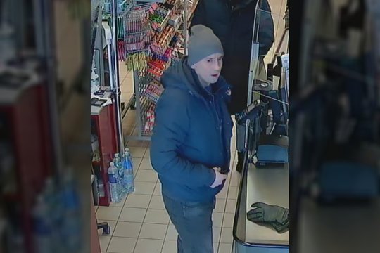 Kauno policijos pareigūnai ieško piniginę nugvelbusio vagišiaus