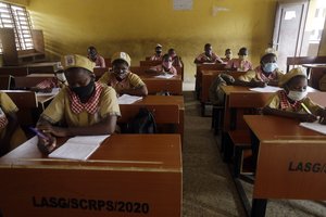 Nigerijoje – siaubinga nelaimė: per gaisrą mokykloje žuvo 17 vaikų