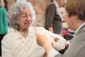 Senjorai kviečiami išeiti į pasimatymus – proga sukurti sau mažą šventę