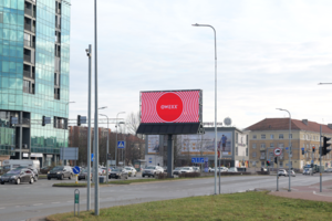 OWEXX lauko ekranų tinklas Klaipėdoje: ryški reklama uostamiestyje