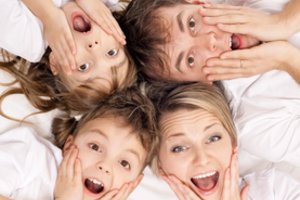 10 Zodiako ženklų porų, kurių šeimose visi – lyg išprotėję