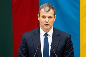 Po pareiškimų apie mokestinius pakeitimus – gyventojų raminimas: diržų susiveržti neteks