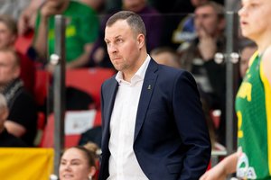 Po dešimtmečio pergalės – akyse ašaros: V. Stanišauskas prabilo apie ramybę sukūrusią J. Jocytę ir patriukšmavimą EČ