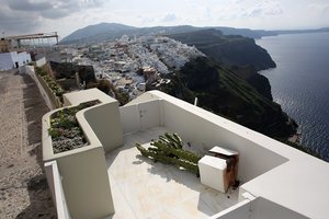 Žemės drebėjimams nesiliaunant, Santorine paskelbta nepaprastoji padėtis