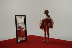 Artėjant arenos šou Evgenya Redko pristato dainą ir vaizdo klipą, kuriame ji – neatpažįstama