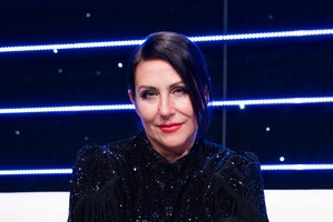 „Muzikinės kaukės“ premjeroje Irena Starošaitė pasirodė su gipsu: teko ieškoti būdo, kaip, lūžus kojai, įkūnyti Jazzu