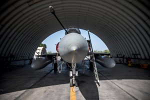 Ukraina gavo naikintuvus „Mirage 2000“ – ir štai kokią ginkluotę jie gali naudoti