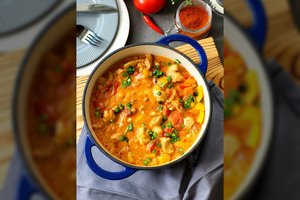 Vengrų virtuvės įkvėptas sotus troškinys – tikras išsigelbėjimas lėtą ir tingų savaitgalį 