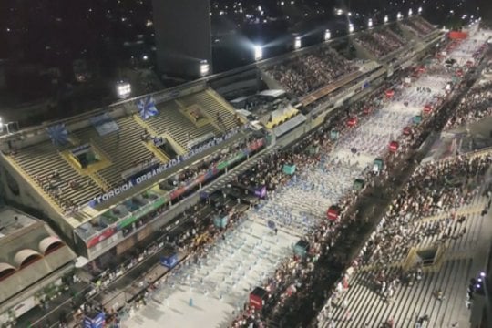  Rio de Žaneiras ruošiasi didžiausiam šou žemėje: šokio žingsneliai ir samba užvaldo miestą