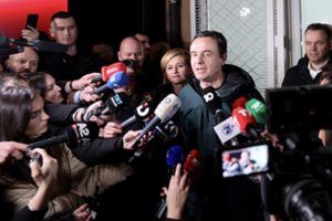 Balsavusiųjų apklausos: premjeras A. Kurtis dominuoja Kosovo rinkimuose