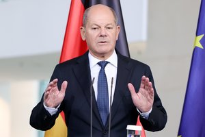 O. Scholzas pavadino D. Trumpo planą dėl Gazos skandalu