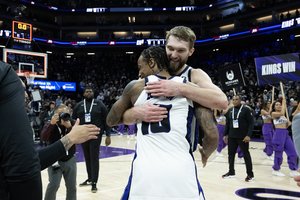 Lietuviškajam „Kings“ klubui pergalę nukalė lemiamas D. DeRozano metimas